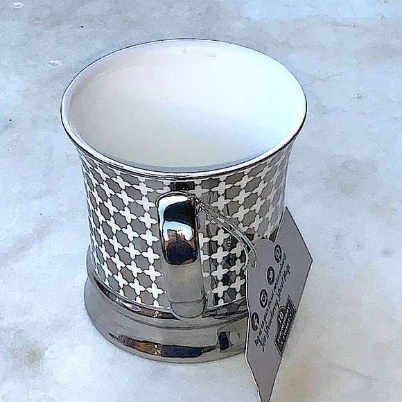 10 STRAWBERRY STREET MUG SILVER METALLIC FOOTED 12 FL OZ - Picture 4 of 8